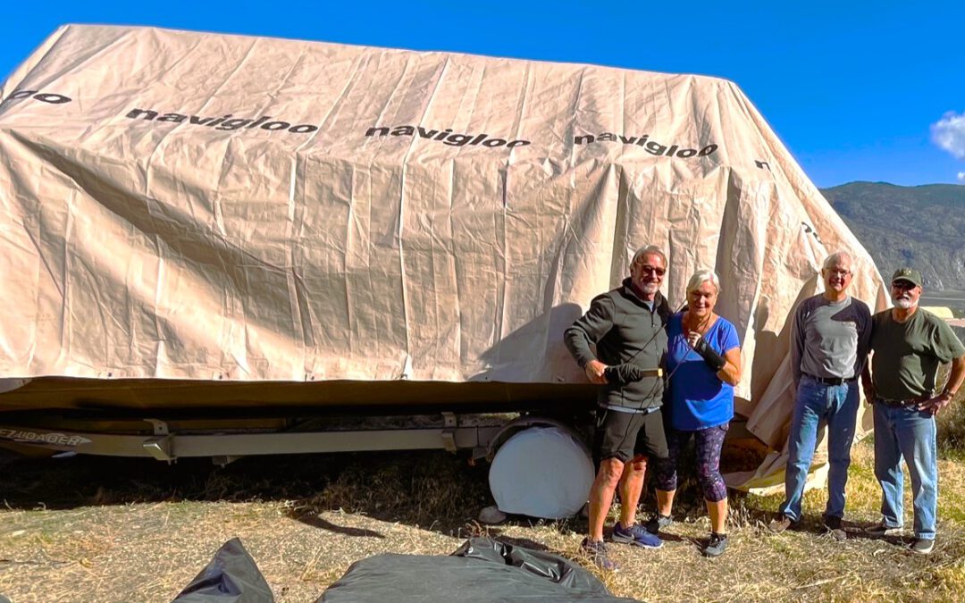 Volunteers prep OLWQS’ Scientific boat for winter